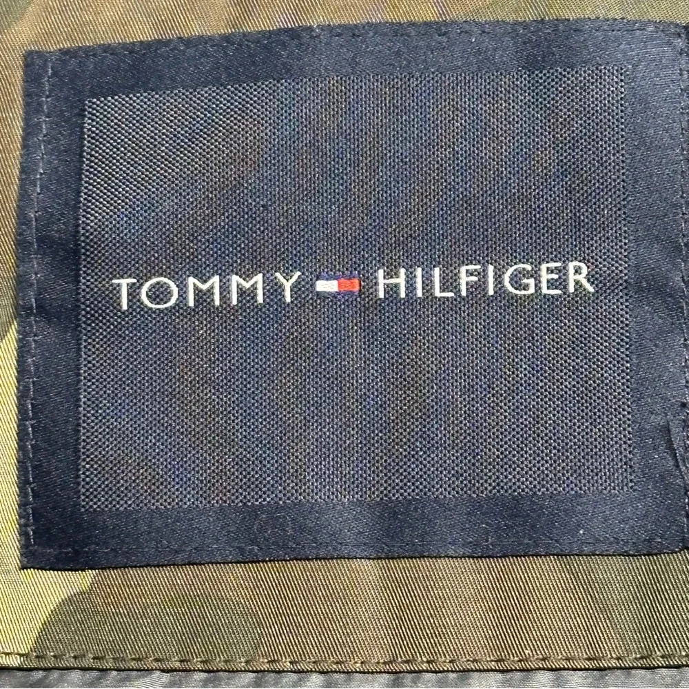Tommy Hilfiger Men’s Camo 4 Pocket Filled Performance Bomber Jacket Medium M